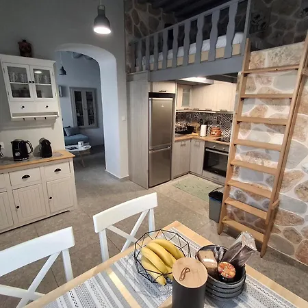 Feriehus Traditional House In The Heart Of Naxos Dhamarionas